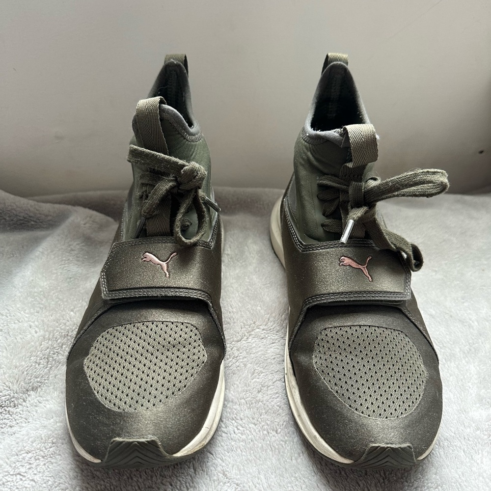 Puma Sneakers